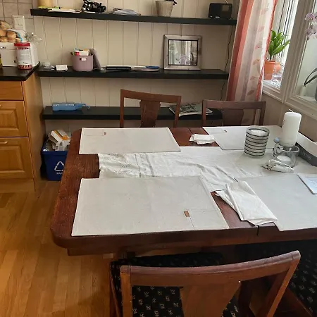 Bjorn Og Jasmins Plass Δωμάτια σε οικογενειακή κατοικία Lærdalsøyri